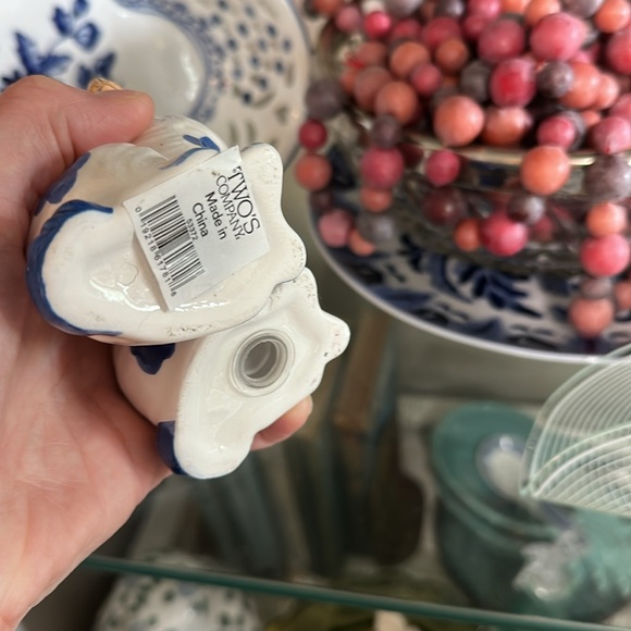 Blue & White Staffordshire Dogs Salt & Pepper Shakers - Picture 6 of 9